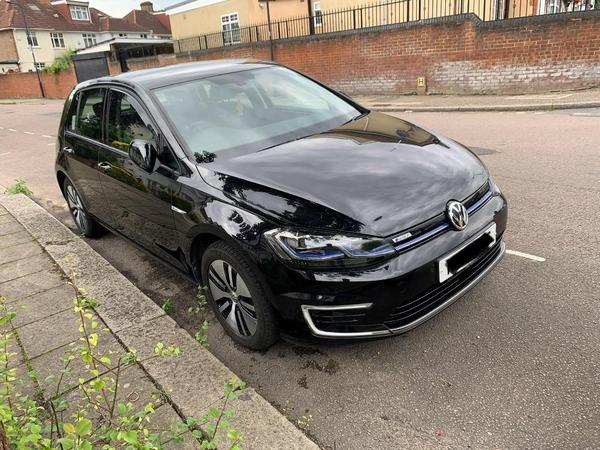 Volkswagen e-Golf 35.8kWh e-Golf Auto 5dr