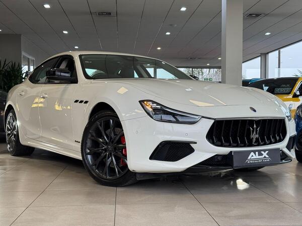 Maserati Ghibli 3.0D V6 GranSport Nerissimo ZF Euro 6 (s/s) 4dr