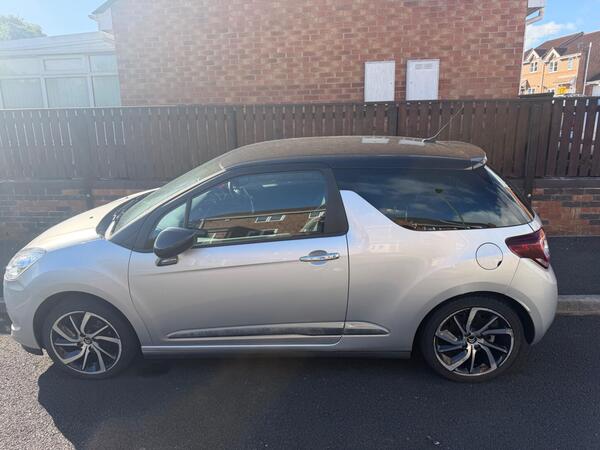 Citroen DS3 1.2 PureTech DStyle Plus Euro 6 (s/s) 3dr