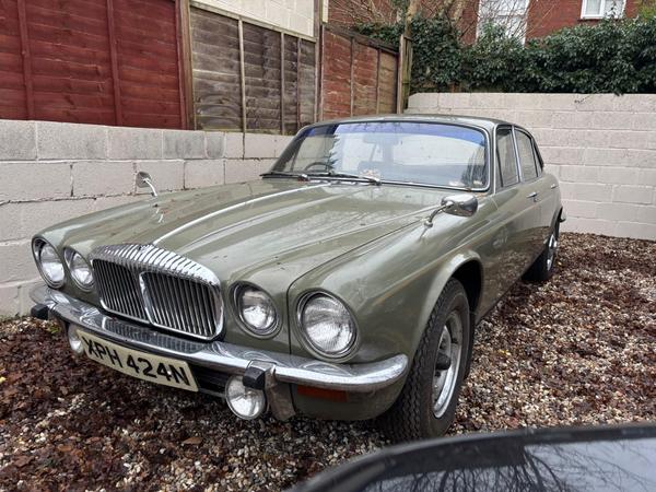 Daimler Sovereign 4.2 Vanden Plas 4dr