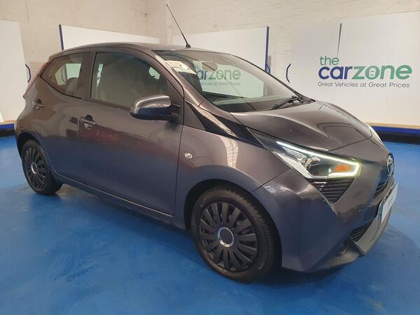 Toyota AYGO 1.0 VVT-i x-play Euro 6 (s/s) 5dr