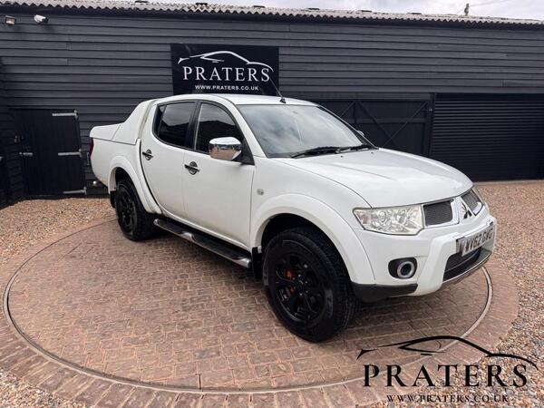 Mitsubishi L200 2.5 DI-D Barbarian Pickup Double Cab 4dr Diesel Manual 4WD Euro 5 (LB) (175 ps)