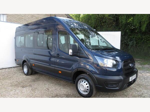 Ford Transit 2.0 EcoBlue 130ps H3 18 Seater Leader