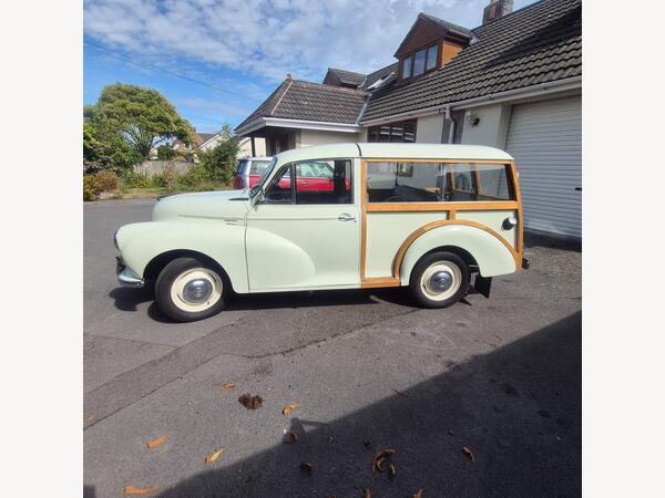Morris Minor Traveller