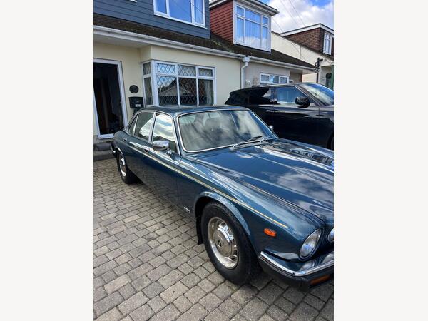 Daimler Sovereign 4.2 4dr