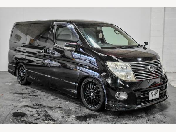 Nissan Elgrand 5dr