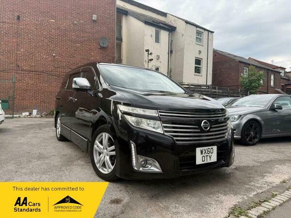 Nissan Elgrand 2010 model 5dr