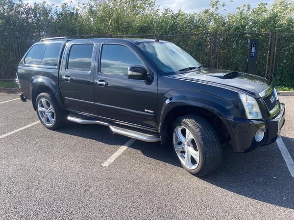 Isuzu Rodeo 3.0 CRD LE Sport Limited Edition Pickup 4dr Diesel Manual 4WD (222 g/km, 161 bhp)