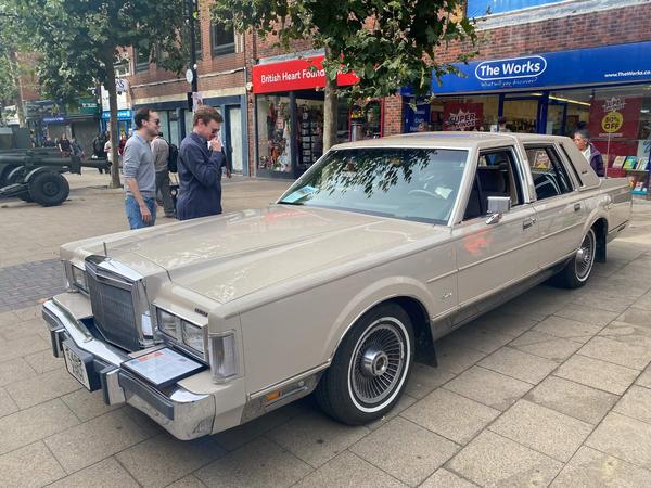 Lincoln Town Car Signature Series