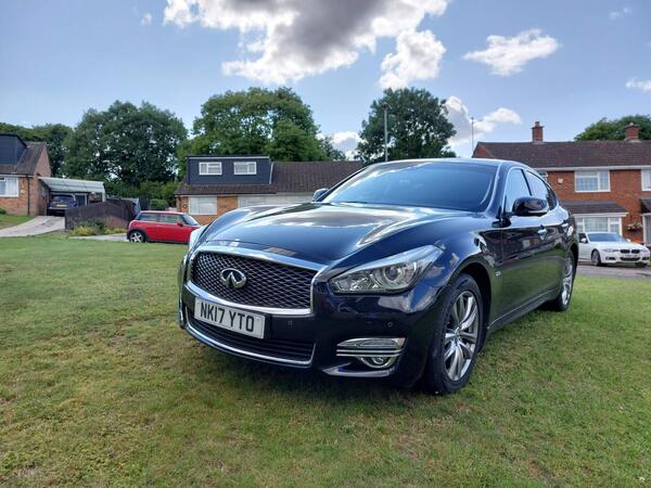 Infiniti Q70 2.2d Premium Auto Euro 6 (s/s) 4dr