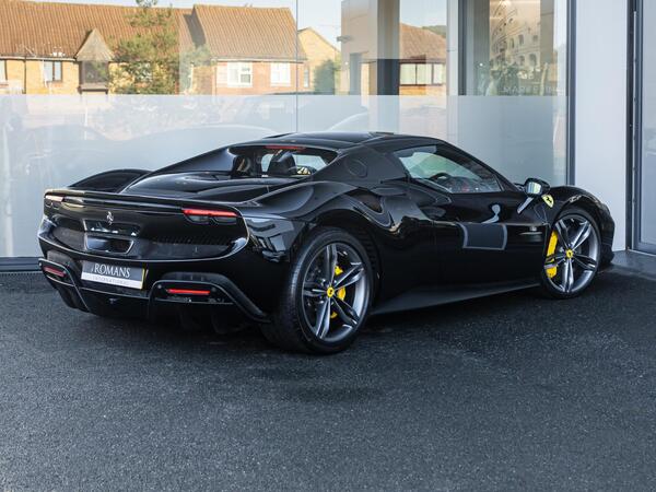 Ferrari 296 GTB 3.0T V6 7.45kWh F1 DCT Euro 6 (s/s) 2dr