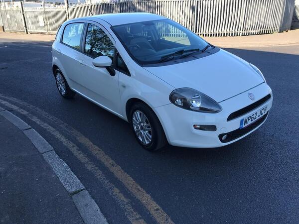 Fiat Punto 1.2 Easy Manual Euro 5 5dr