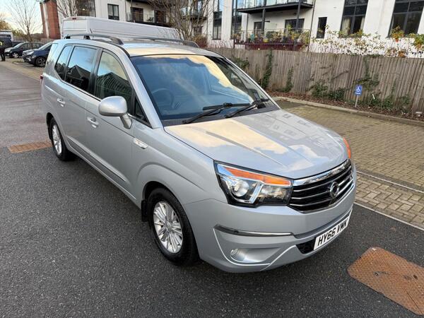 SsangYong Turismo 2.2D EX T-Tronic Euro 6 5dr