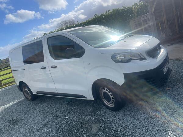 Peugeot Expert 2.0 BlueHDi 1400 Professional Standard Crew Van Double Cab 6dr Diesel Manual MWB Euro 6 (s/s) (6 Seat) (120 ps)