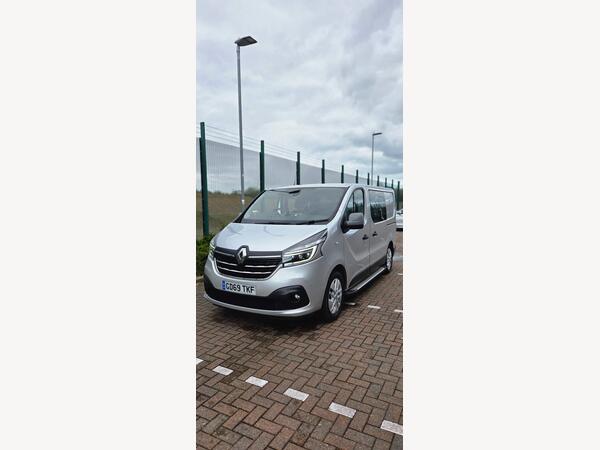 Renault Trafic 2.0 dCi ENERGY 30 Sport Nav Crew Van Double Cab 6dr Diesel Manual SWB Euro 6 (s/s) (145 ps)