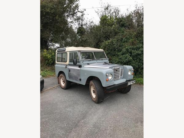 Land Rover Series III 2.3 88 Hard Top Petrol Manual (77 bhp)