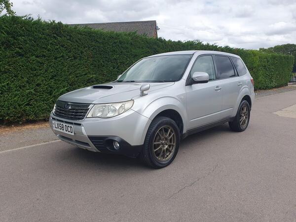 Subaru Forester XT 2.0XT 230BHP PLATINUM BLACK LEATHER EDITION