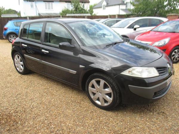Renault Megane 1.6 VVT Privilege 5dr