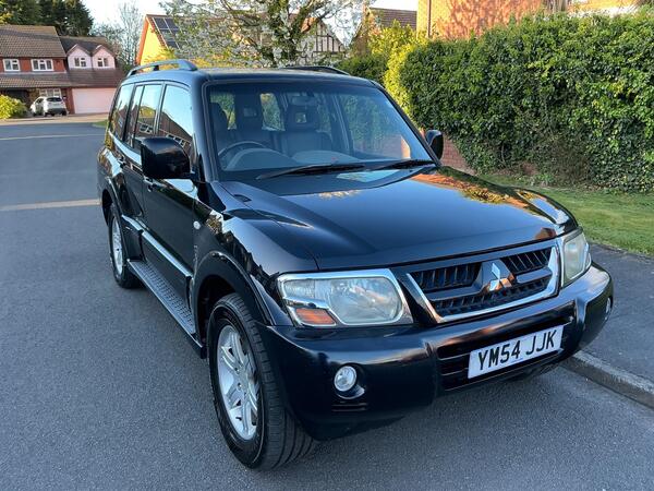 Mitsubishi Shogun 3.2 DI-D Warrior 5dr