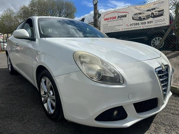 Alfa Romeo Giulietta 1.6 JTDM-2 Lusso Euro 5 (s/s) 5dr