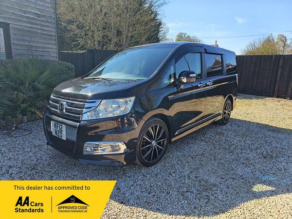 Honda Stepwagon 2.0 SPADA 8 SEATS APPLE/ANDROID CARPLAY 5dr