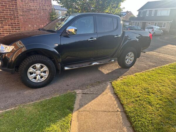 Mitsubishi L200 2.5 DI-D Trojan Pickup Double Cab 4dr Diesel Manual 4WD Euro 5 (175 ps)