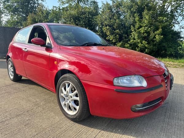 Alfa Romeo 147 1.6 T.Spark Lusso 5dr