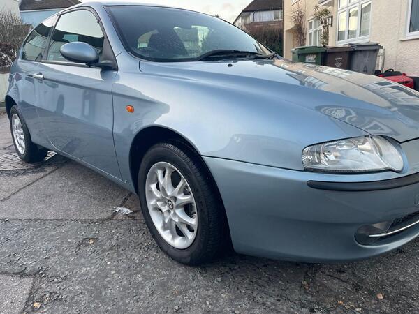 Alfa Romeo 147 1.6 T.Spark Lusso 3dr