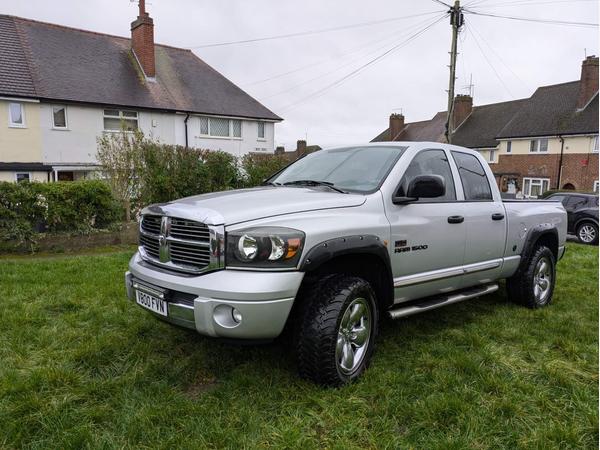 Dodge RAM 5.7 V8 Hemi Laramie Pickup 4dr Petrol Auto 4WD Euro 3 (345 bhp)
