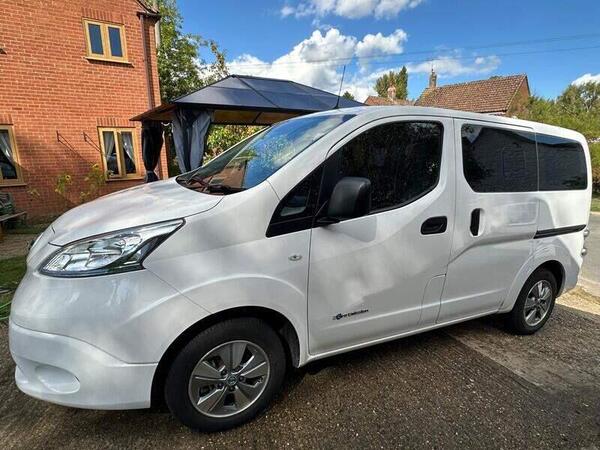 Nissan e-NV200 Tekna Combi Van Double Cab 5dr Electric Auto (7 Seat, Rapid) (109 bhp)