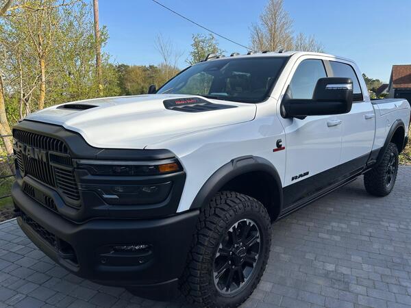Dodge RAM 2500 REBEL 6.7 DIESEL
