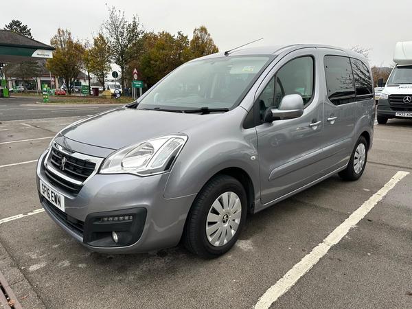 Peugeot Horizon RE. Wheelchair Accessible Vehicle