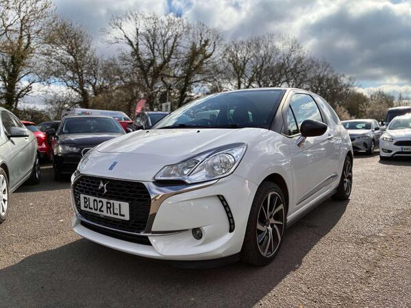 DS AUTOMOBILES DS 3 1.6 BlueHDi Connected Chic Euro 6 (s/s) 3dr