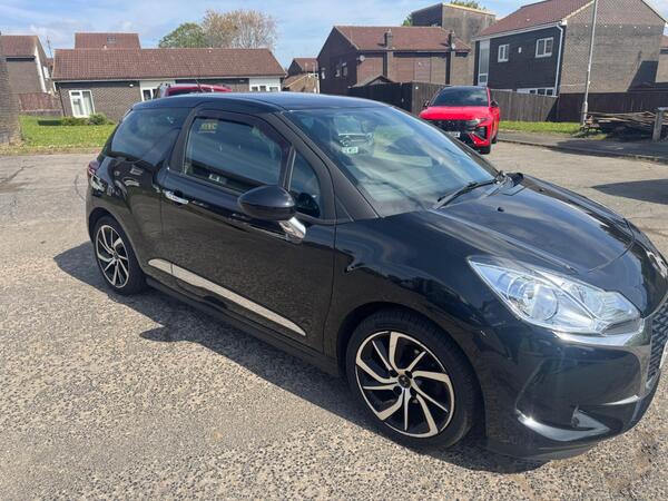 DS AUTOMOBILES DS 3 1.6 BlueHDi Connected Chic Euro 6 (s/s) 3dr