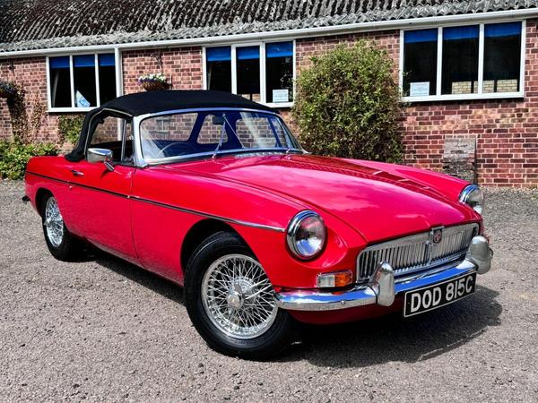 MG MGB 1.8 Roadster 2 sets of keys, canopy history file 2dr
