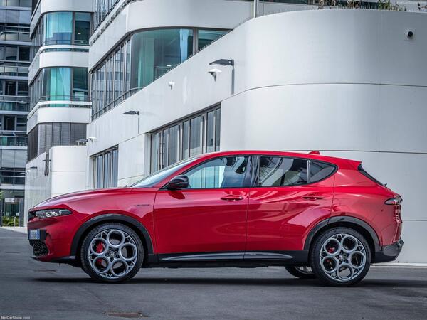 Alfa Romeo Tonale 1.3 VGT 15.5kWh Veloce Auto Q4 AWD Euro 6 5dr