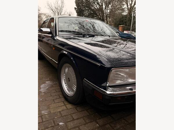 Daimler XJ Series 4.0 Century 4dr