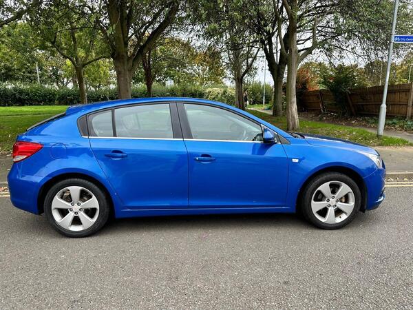 Chevrolet Cruze 1.8 LTZ Auto Euro 5 5dr