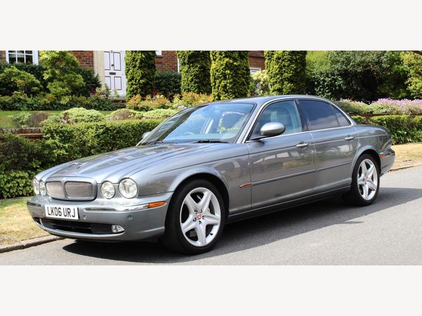 Jaguar XJR 4.2 V8 Super Saloon 4dr Petrol Automatic (299 g/km, 400 bhp)