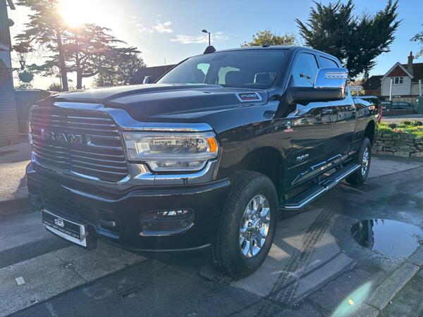 Dodge RAM 2500 Laramie 6.7 Cummins Diesel Auto 4dr