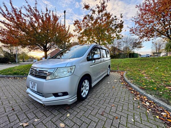 Honda Stepwagon PANO Roof 8 Seater