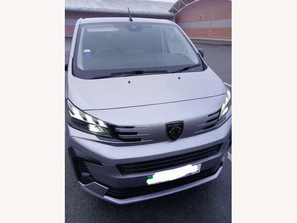 Peugeot e-Traveller 75kWh Allure Standard MPV 5dr Electric Auto MWB (8 Seat, 11kW Charger) (136 ps)