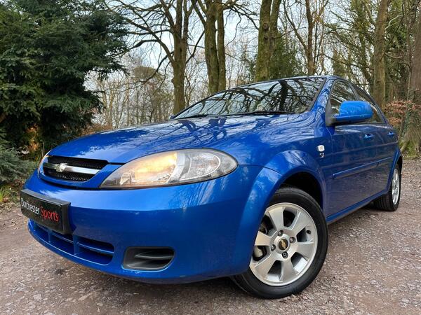 Chevrolet Lacetti 1.6 SX 5dr