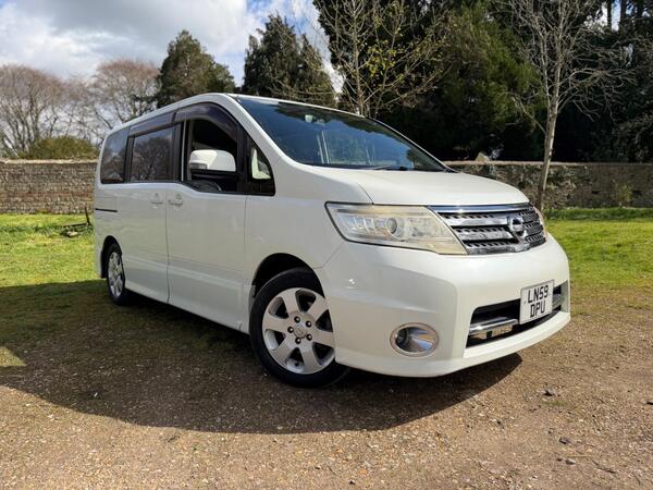 Nissan Serena 5dr