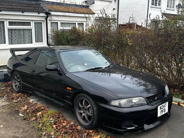 Nissan Skyline 2.5
