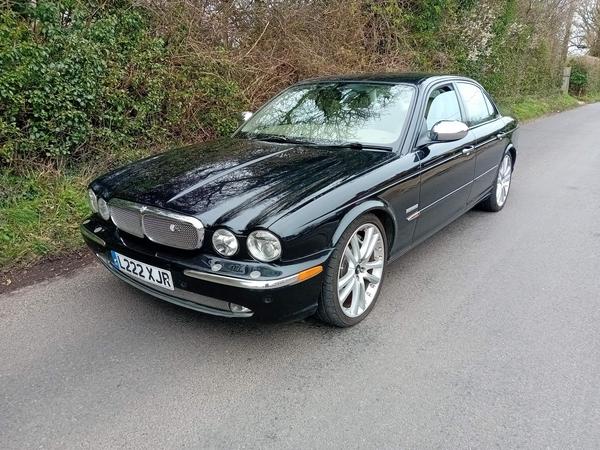 Jaguar XJR 4.2 V8 Super Saloon Supercharged Petrol Automatic (299 g/km, 400 bhp)