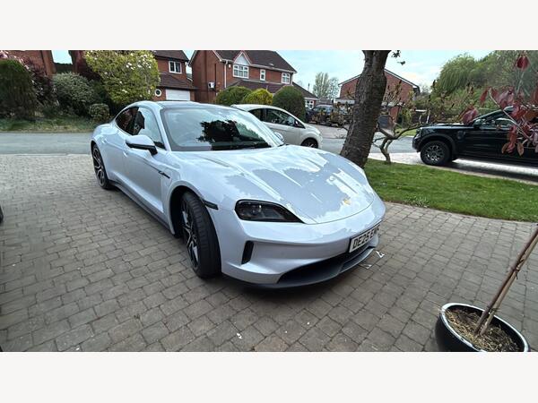 Porsche Taycan Performance Plus 105kWh 4S Auto 4WD 4dr (11kW Charger)