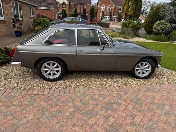 MG MGB GT