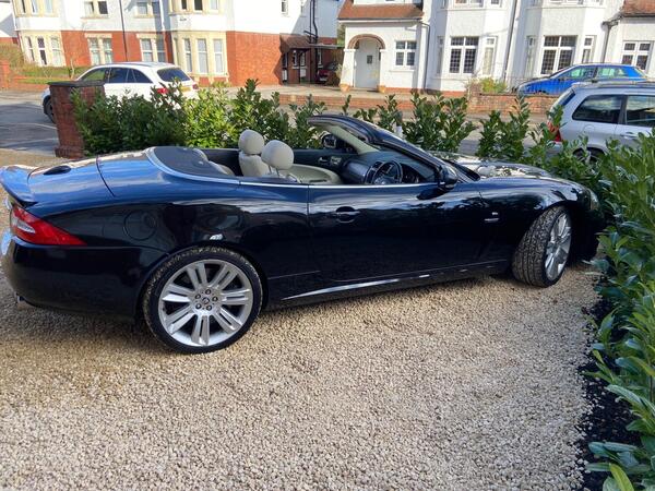 Jaguar XKR