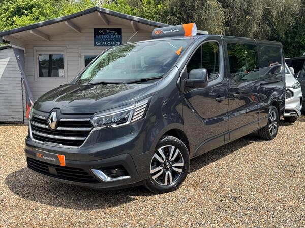 Renault Trafic 2.0 dCi Blue LL30 Sport+ Crew Van L2 H1 Euro 6 (s/s) 6dr